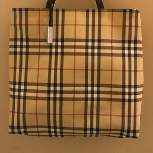 Burberry Classic Nova Check Large Tote Bag